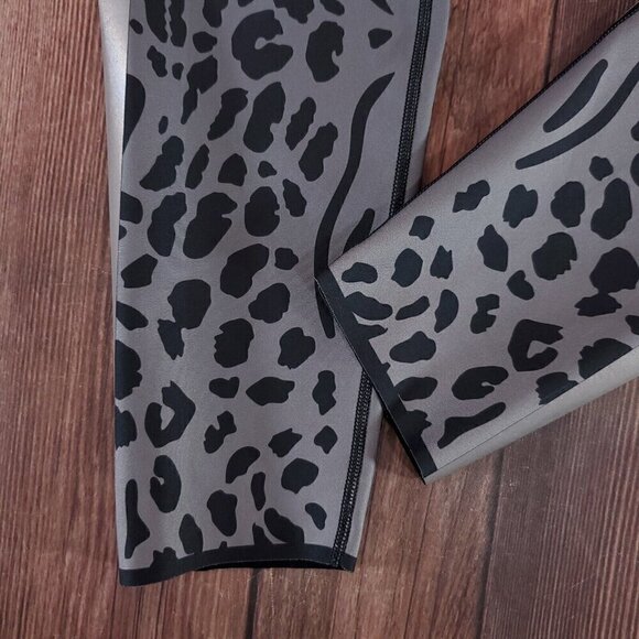 Ultracor Womens Size XS Black Gray Animal Print Leggings - Picture 5 of 13